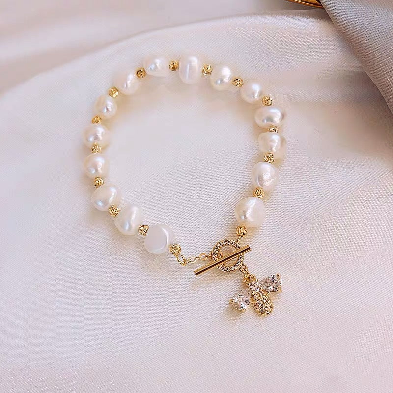 V - Bee Charm Real Fresh Water Pearl Diamond Crystal Cubic Zirconia Gold bead Bracelet Gift