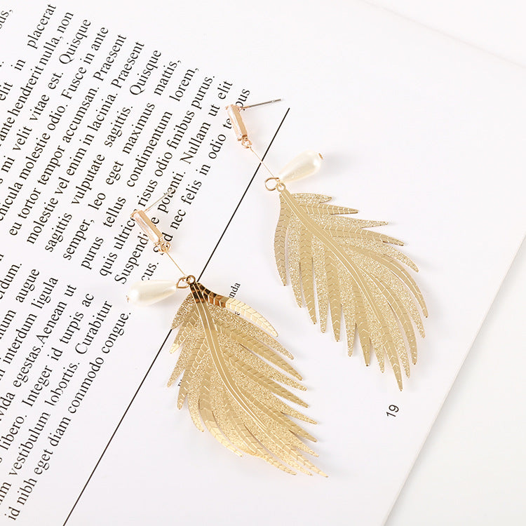Z - Gold Feather Fashion Pearl Earrings Rhinstone Feathers Drop Dangle Earring Gift