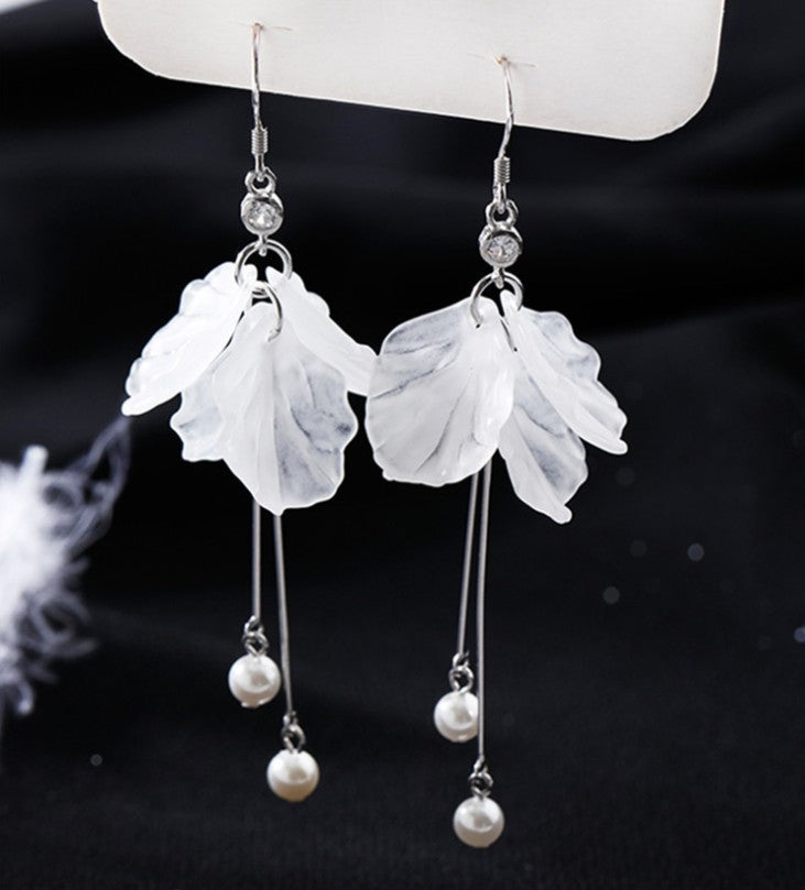 925 sliver Korean fashion and temperament white crystal flower shape tassel earrings women