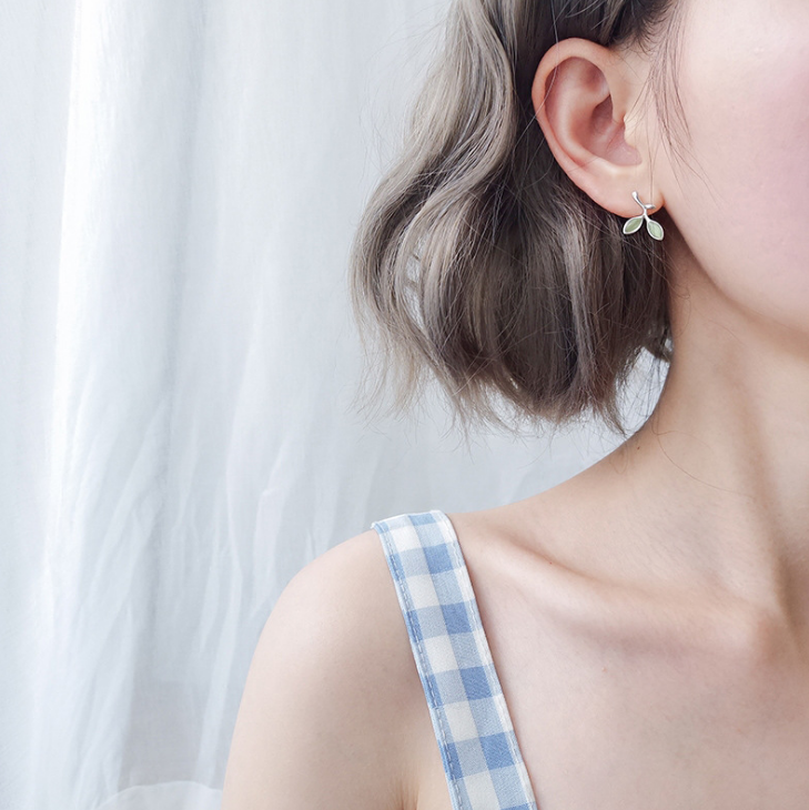 925 sliver fashion fresh and temperament cat eye stone leaf shape stud earrings women
