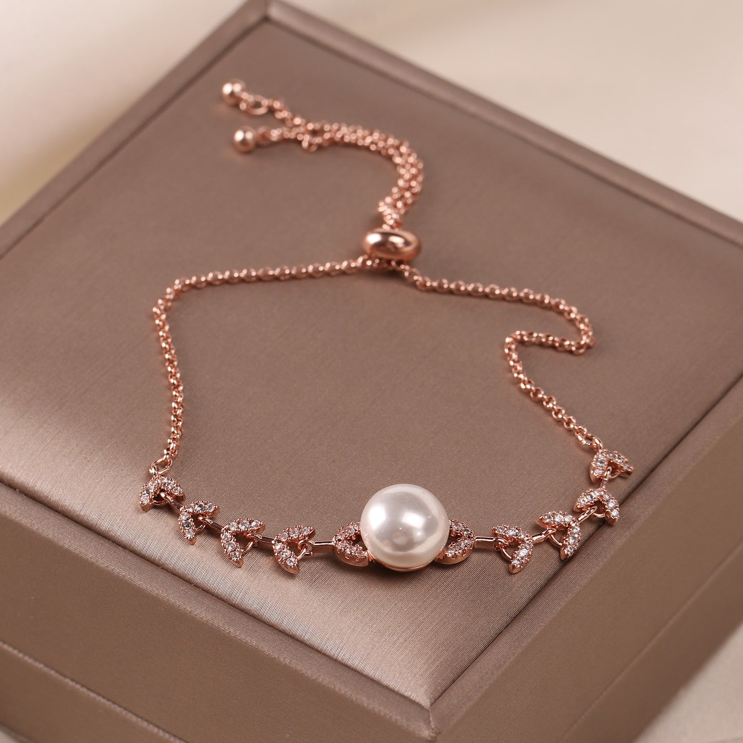 New Style Leaf Bead Copper Alloy Charm Bracelet With Freshwater Pearl Rose Gold-Plated Drawable Bracelet For Gift