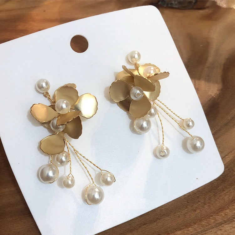 A - Gold Flower Pearls 3D Alloy Dangling Earrings Gift Elegant Modern Fashion Wedding
