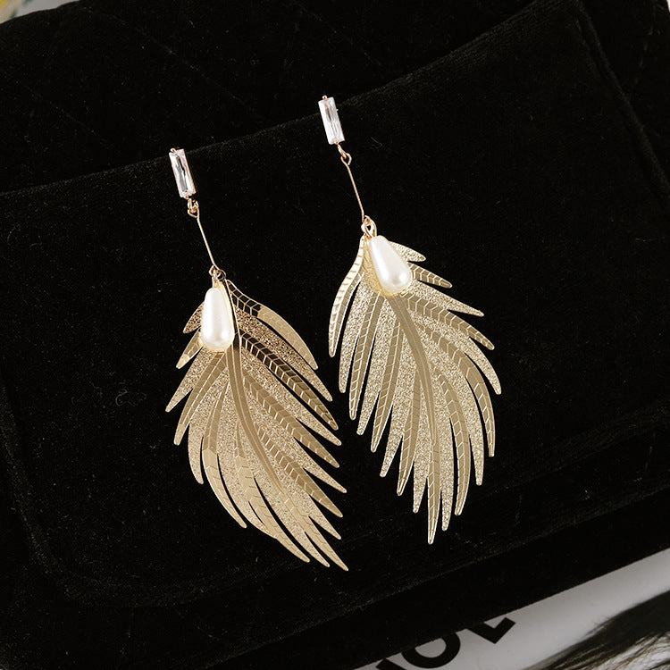 Z - Gold Feather Fashion Pearl Earrings Rhinstone Feathers Drop Dangle Earring Gift