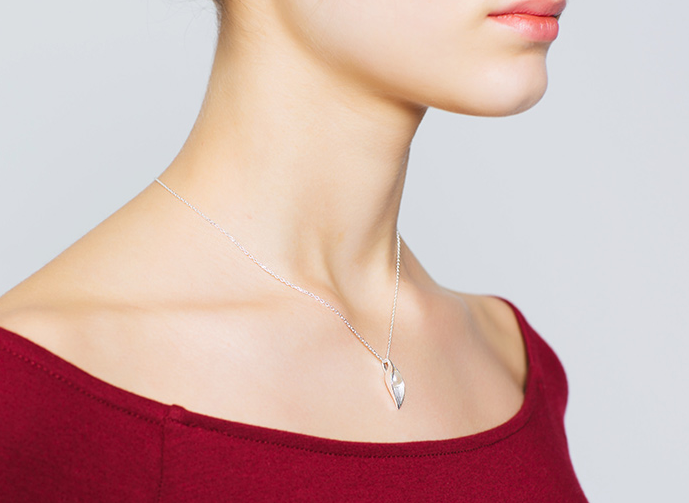 925 sliver fashion sweet and temperament unique pearl leaf shape necklace women