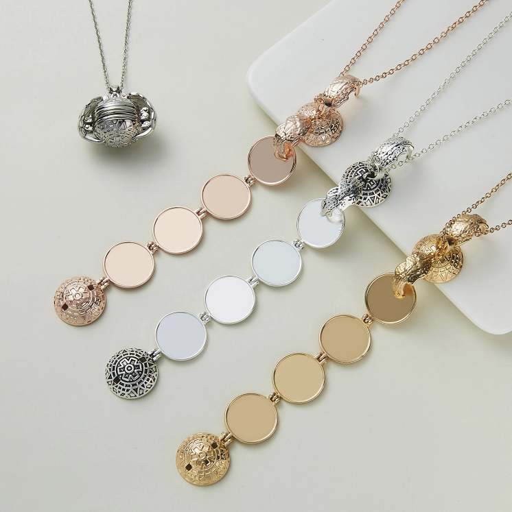 Expanding photo locket rose gold on sale